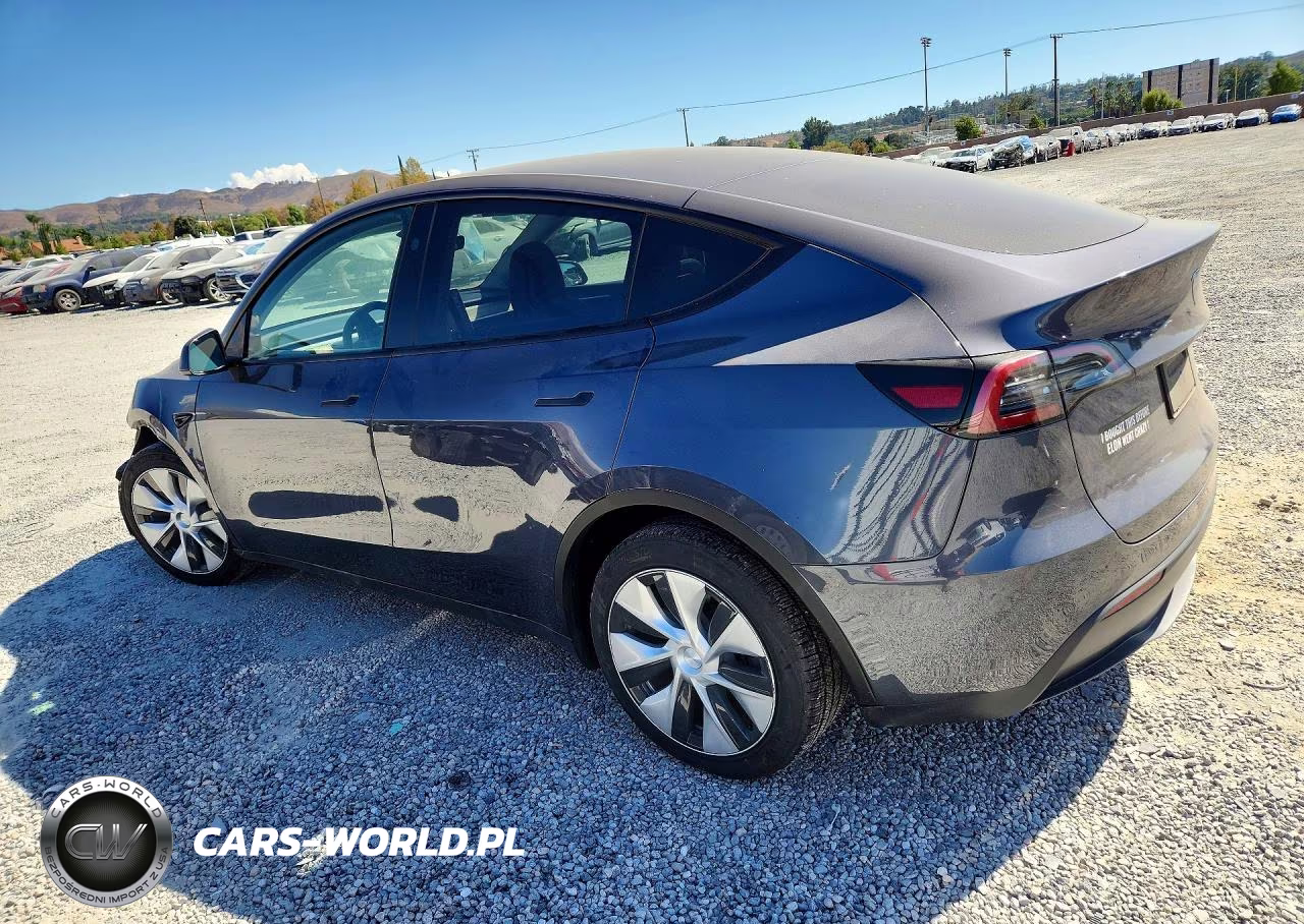 2023 Tesla Model Y VIN:7SAYGDEE6PF831866 - 2
