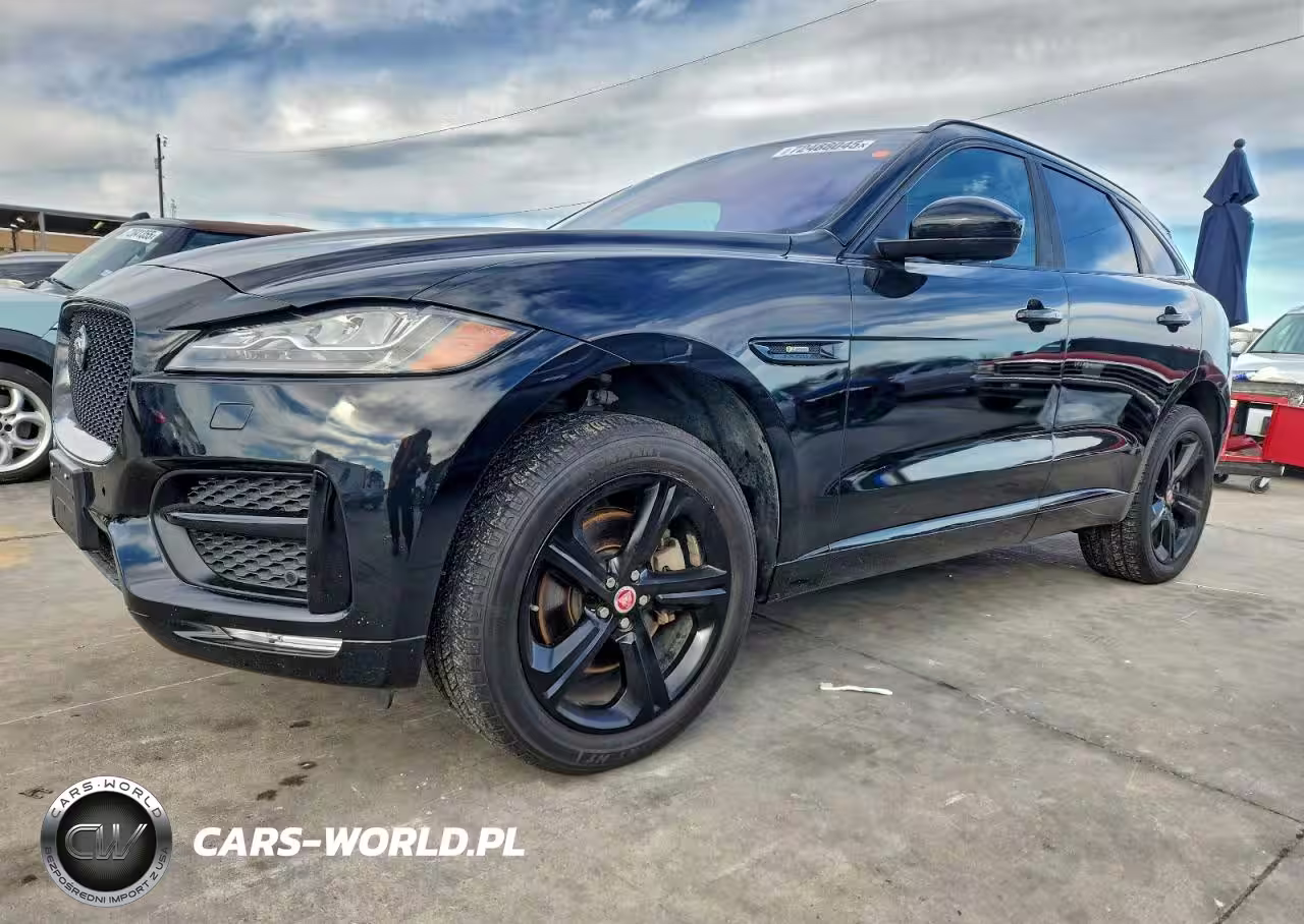 2017 Jaguar F-Pace R - Sport