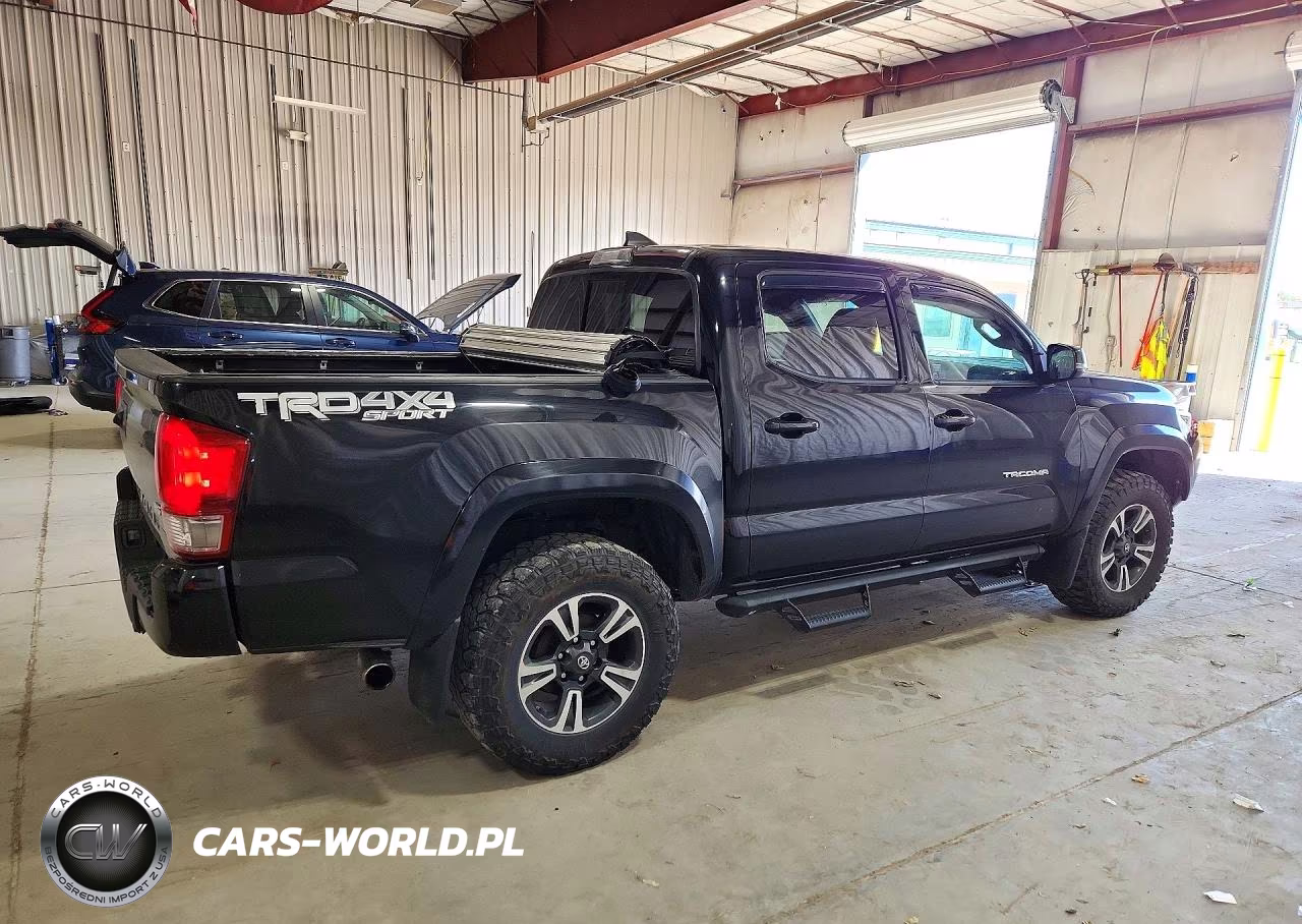 2017 Toyota Tacoma Trd Sport VIN:3TMCZ5AN2HM095096 - 3
