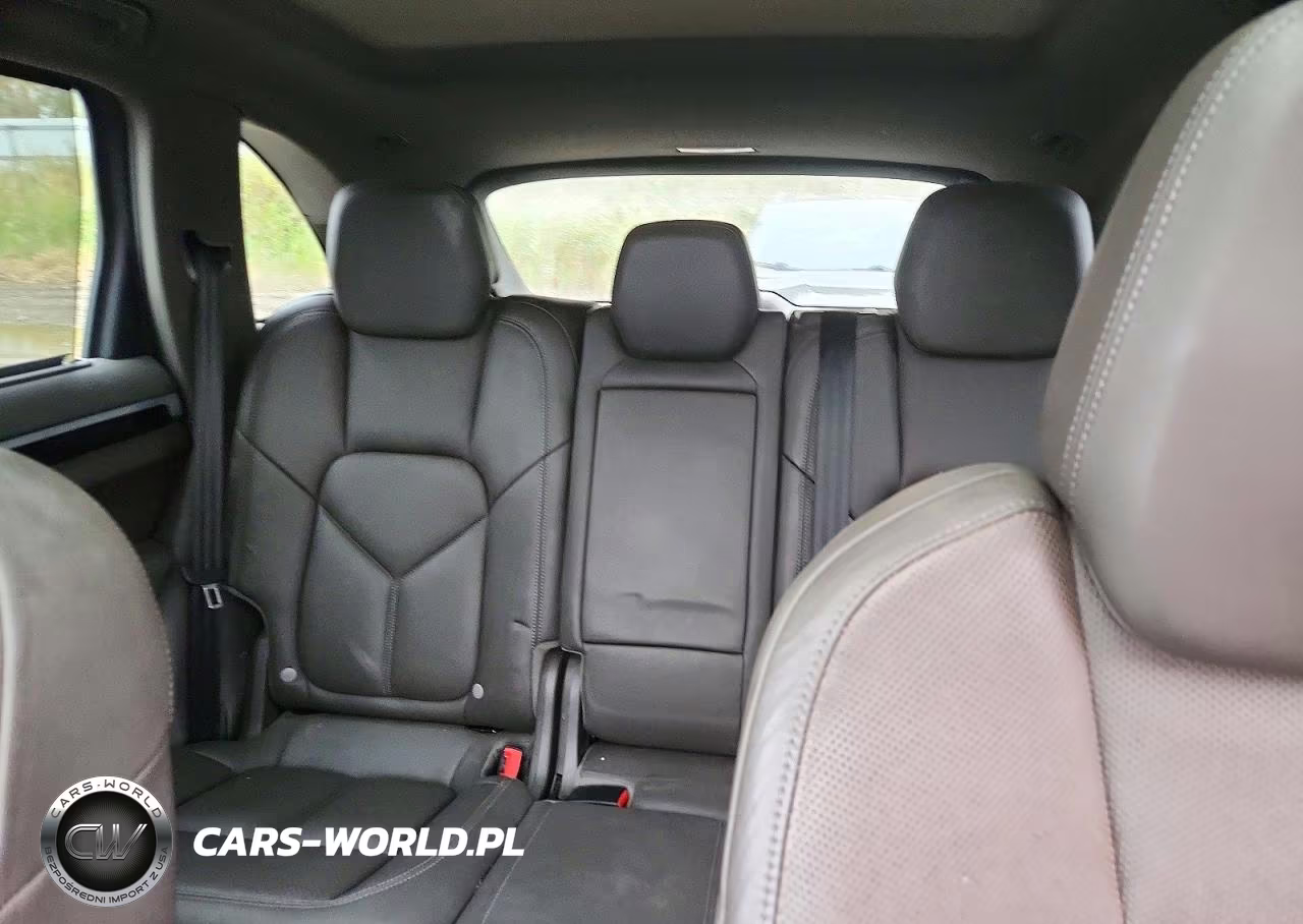 2017 Porsche Cayenne VIN:WP1AA2A23HKA86612 - 10