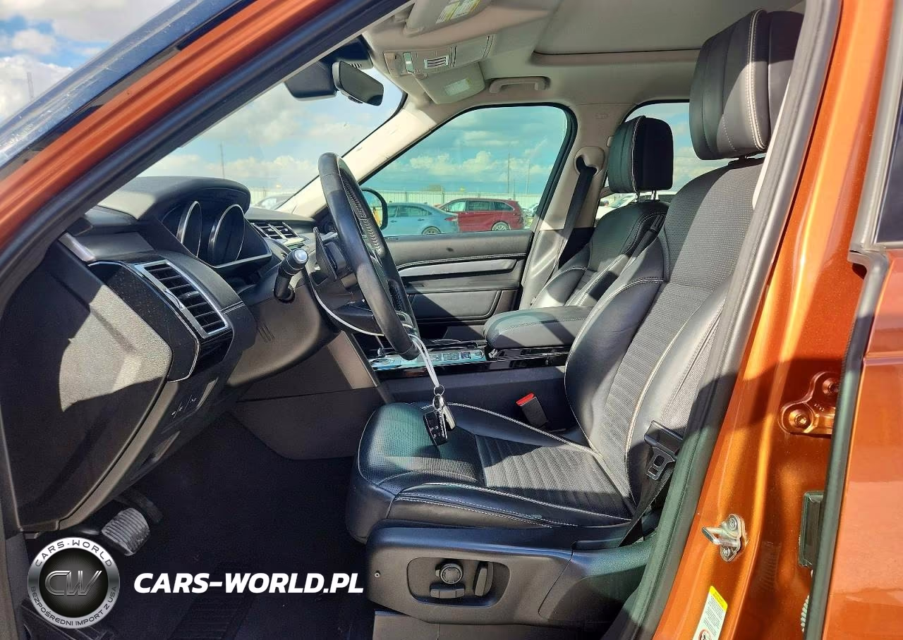 2017 Land Rover Discovery First Edition VIN:SALRTBBV7HA013944 - 7
