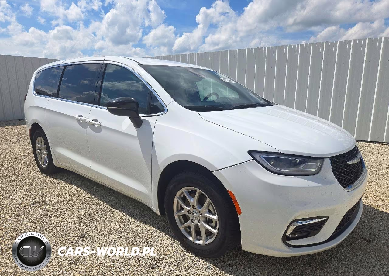 2026 Chrysler Pacifica Select VIN:2C4RC1BG0TR179469 - 4