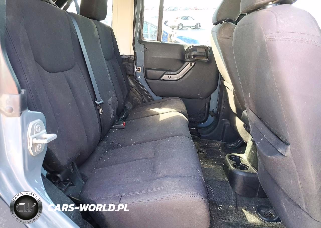 2015 Jeep Wrangler Unlimited Sport VIN:1C4BJWDG3FL619019 - 11