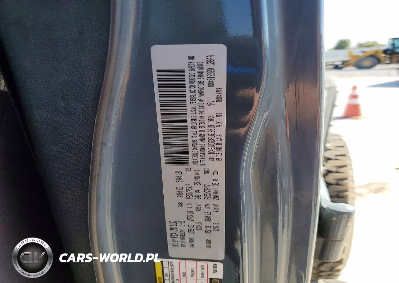 2015 Jeep Wrangler Unlimited Sport VIN:1C4BJWDG3FL619019 - 13