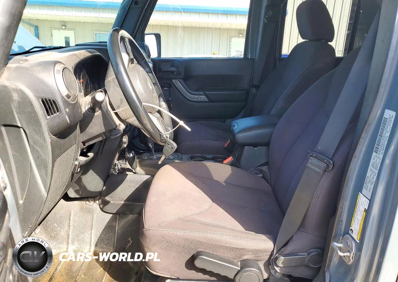 2015 Jeep Wrangler Unlimited Sport VIN:1C4BJWDG3FL619019 - 7
