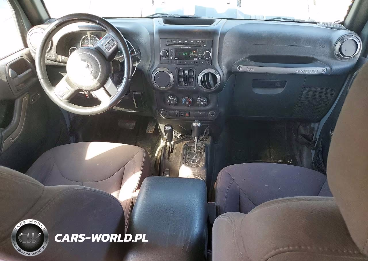 2015 Jeep Wrangler Unlimited Sport VIN:1C4BJWDG3FL619019 - 8