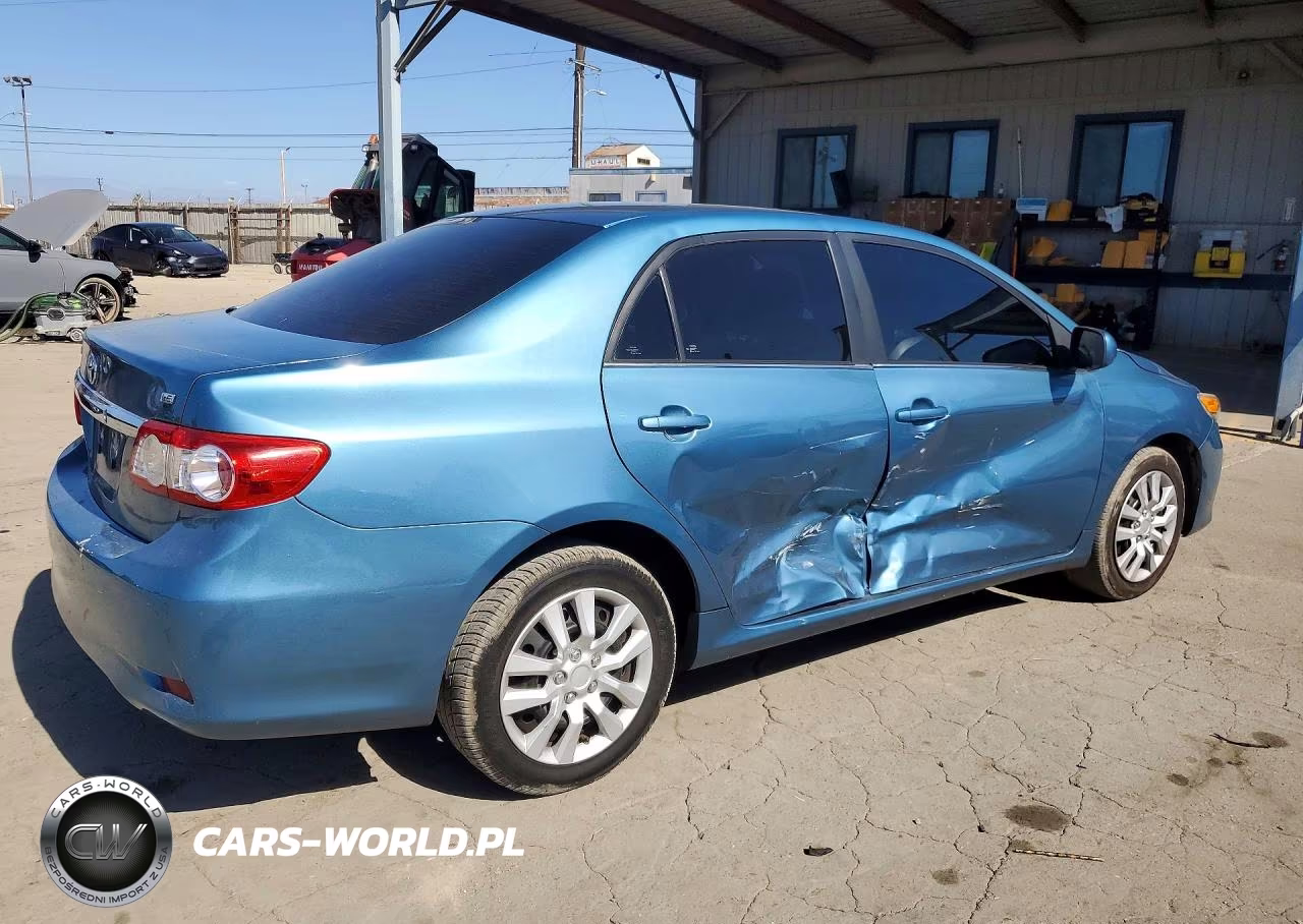 2013 Toyota Corolla Le VIN:5YFBU4EE2DP172888 - 3
