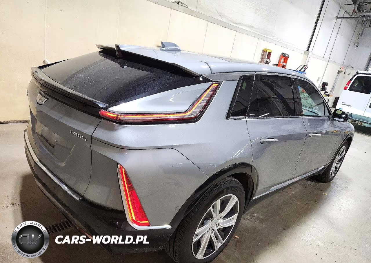 2024 Cadillac Lyriq Tech VIN:1GYKPMRL2RZ137565 - 3