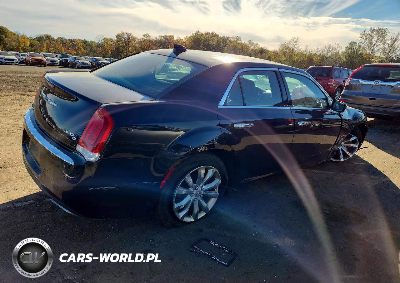 2015 Chrysler 300C VIN:2C3CCAKG5FH887561 - 3