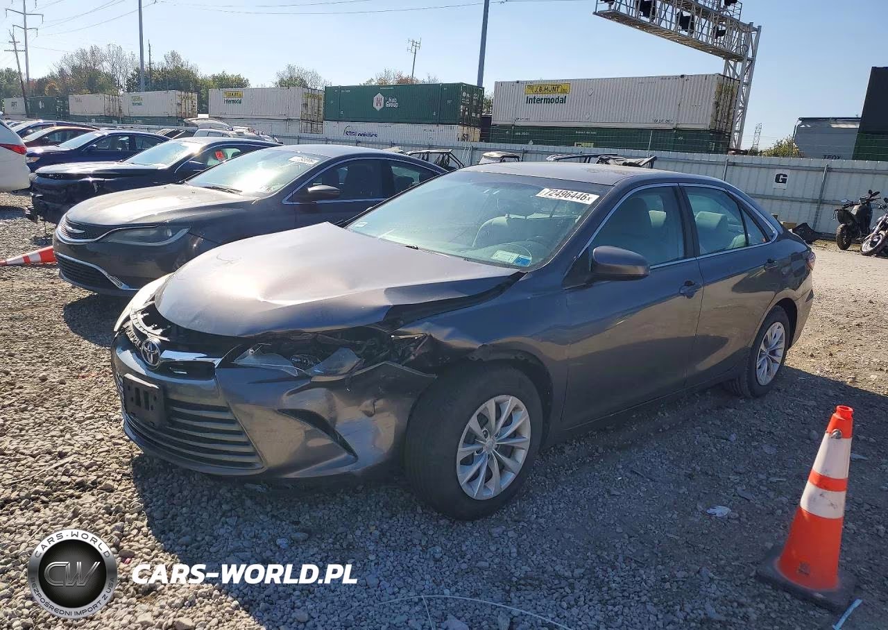 2015 Toyota Camry Le – zdjęcie 1 z 12