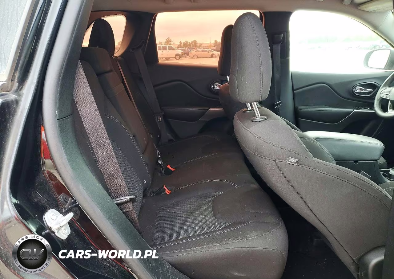 2019 Jeep Cherokee Latitude VIN:1C4PJLCX9KD109431 - 11