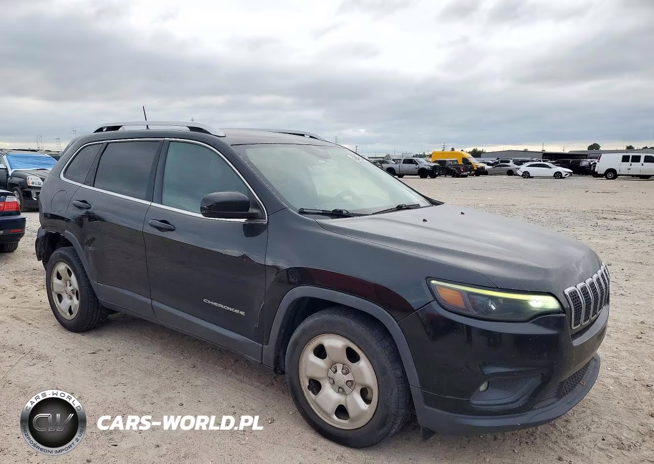 2019 Jeep Cherokee Latitude VIN:1C4PJLCX9KD109431 - 4
