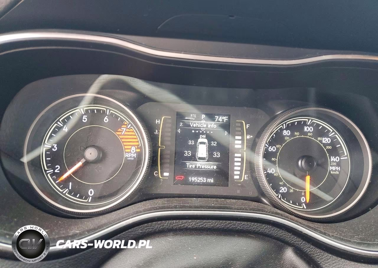 2019 Jeep Cherokee Latitude VIN:1C4PJLCX9KD109431 - 9