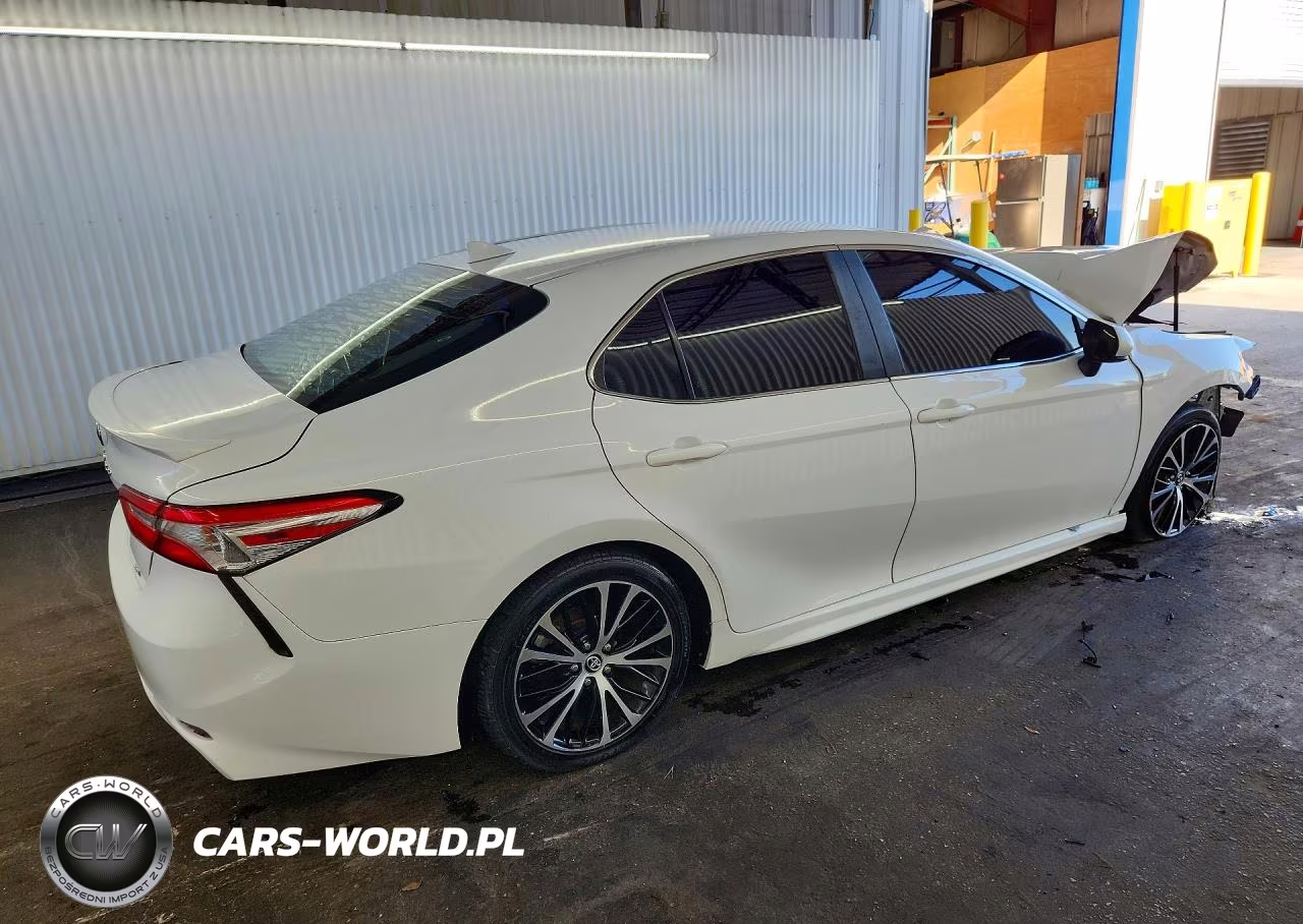 2020 Toyota Camry Se VIN:4T1G11AK4LU927044 - 3