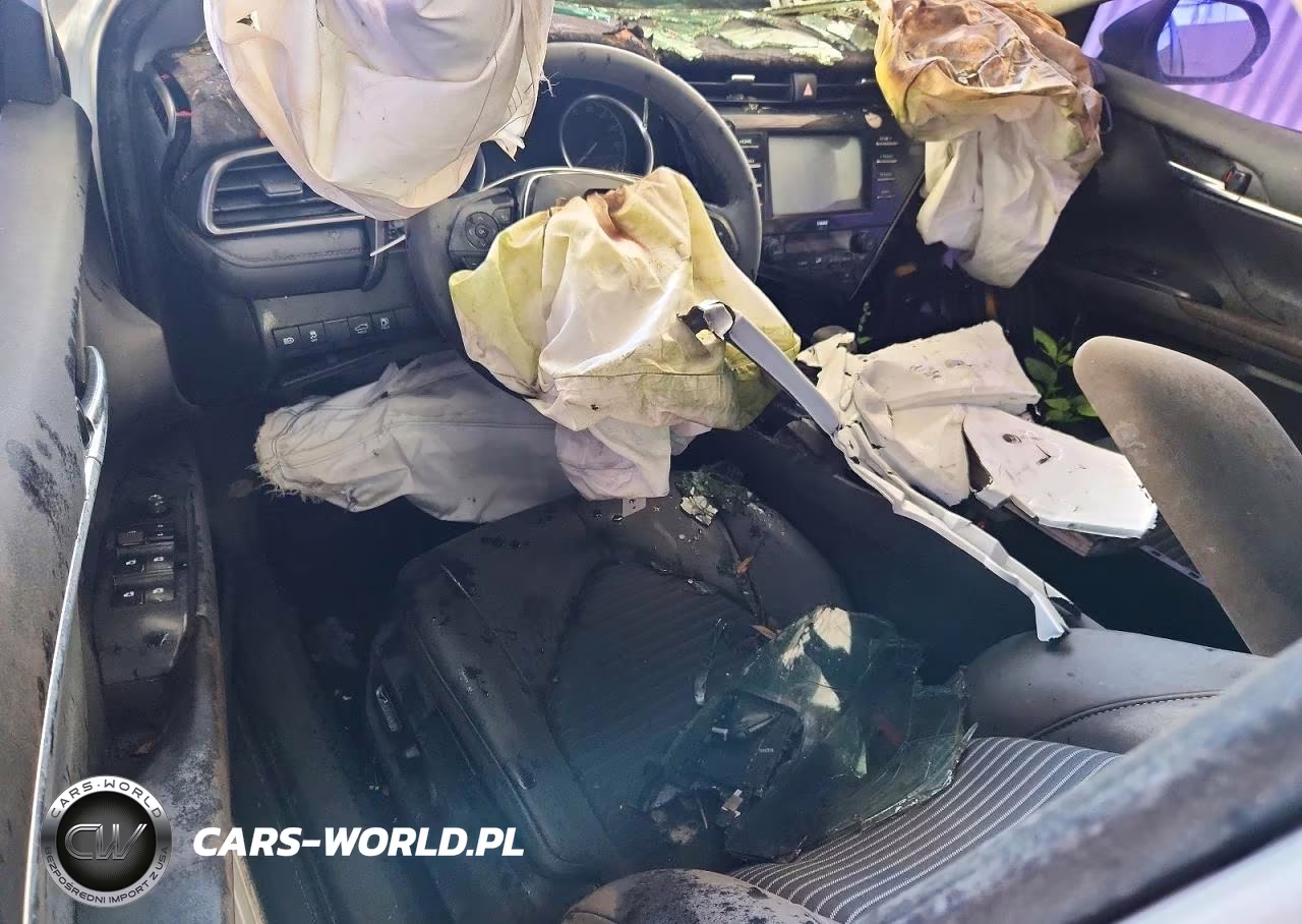 2020 Toyota Camry Se VIN:4T1G11AK4LU927044 - 8