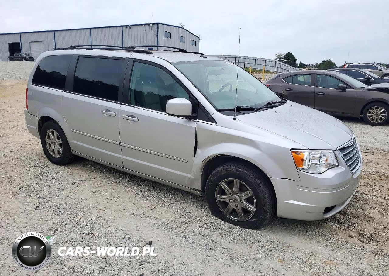 2010 Chrysler Town & Country Touring Plus VIN:2A4RR8D18AR320683 - 4