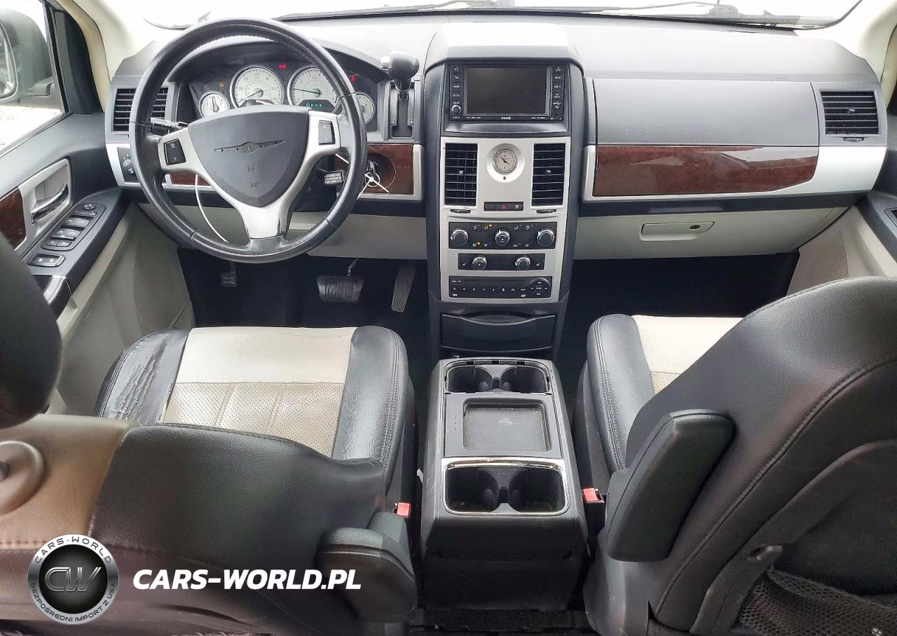 2010 Chrysler Town & Country Touring Plus VIN:2A4RR8D18AR320683 - 8