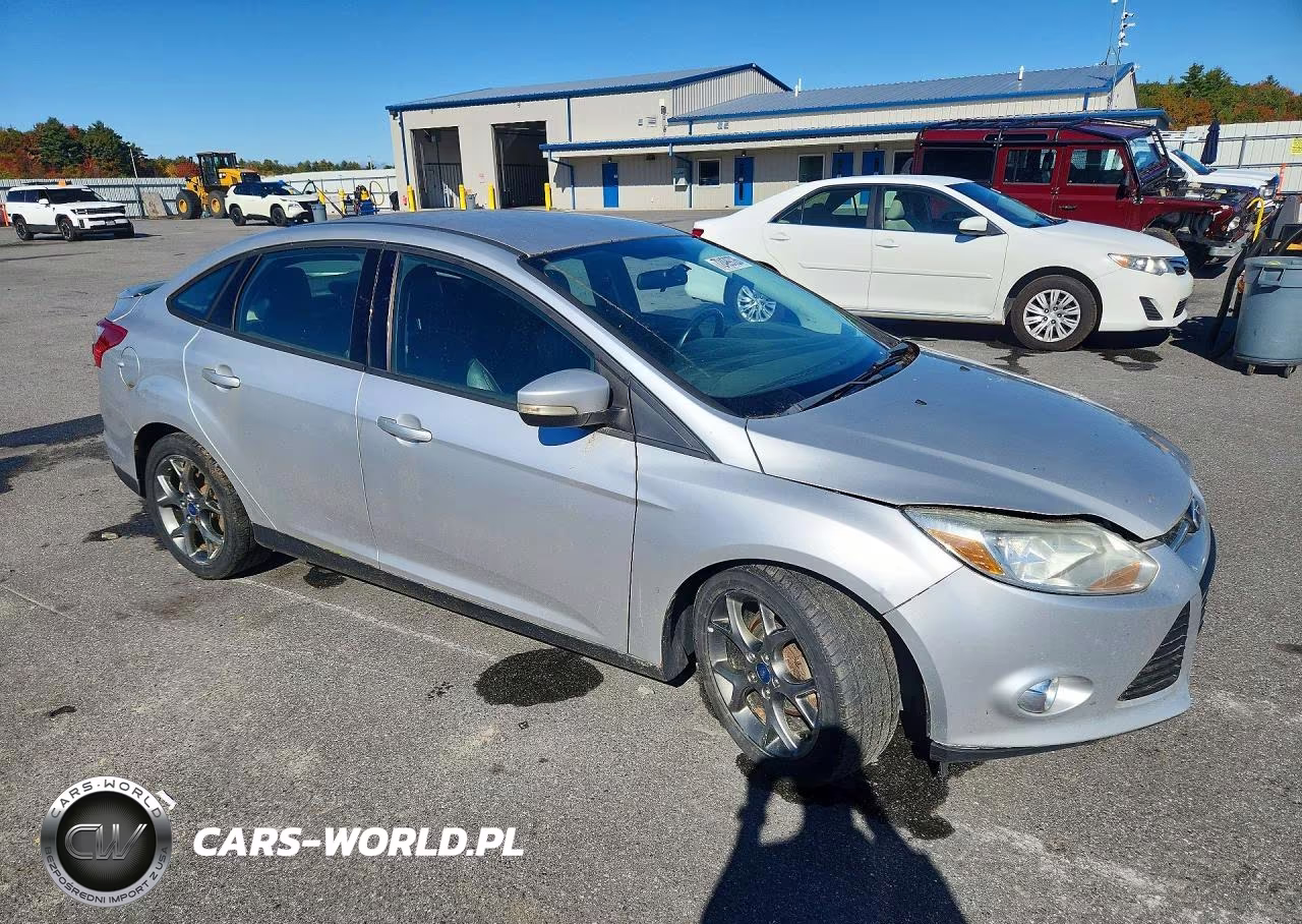 2013 Ford Focus Se VIN:1FADP3F22DL308577 - 4