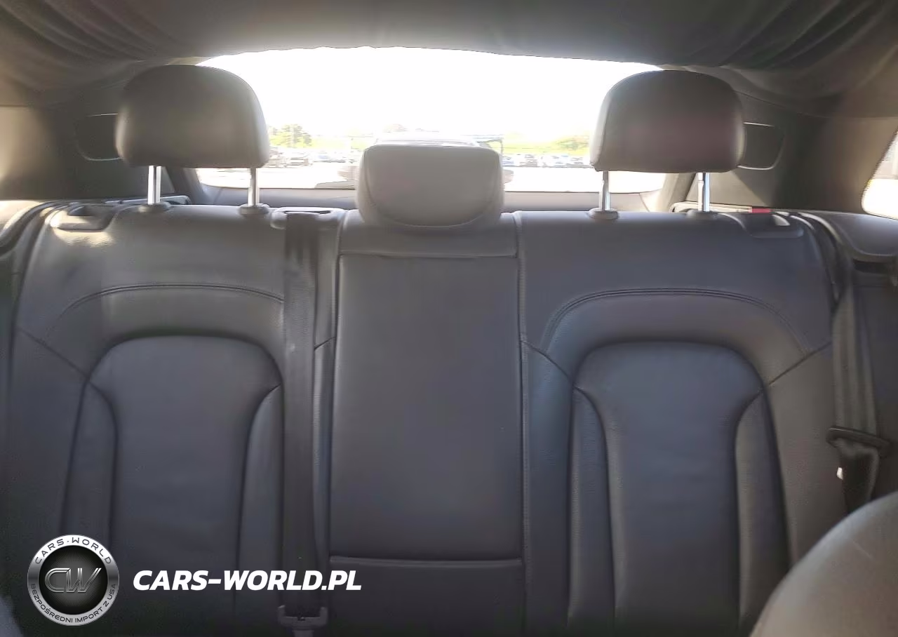2016 Audi Q3 Premium Plus VIN:WA1EFCFS1GR024595 - 10