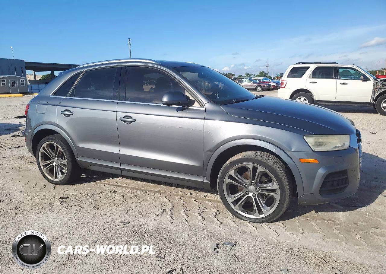 2016 Audi Q3 Premium Plus VIN:WA1EFCFS1GR024595 - 4