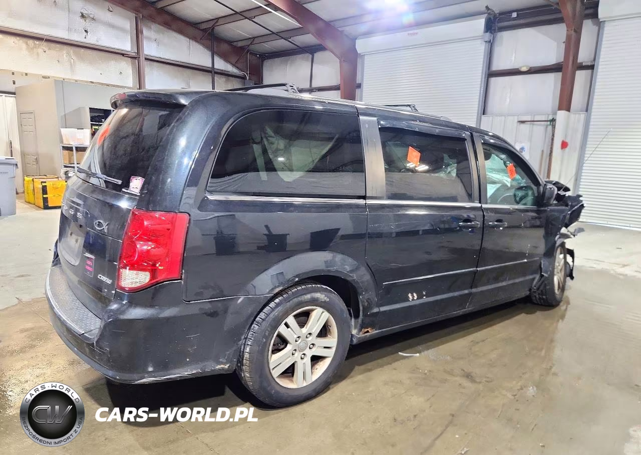2013 Dodge Grand Caravan Crew VIN:2C4RDGDG2DR588135 - 3