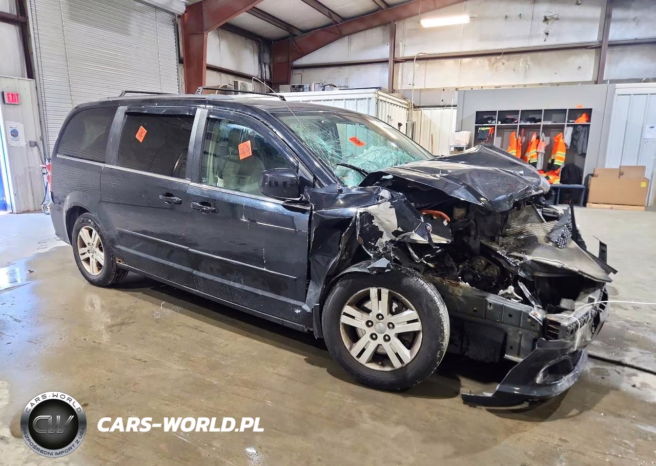 2013 Dodge Grand Caravan Crew VIN:2C4RDGDG2DR588135 - 4