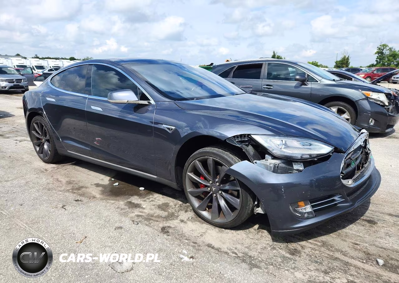 2014 Tesla Model S VIN:5YJSA1H11EFP59595 - 4