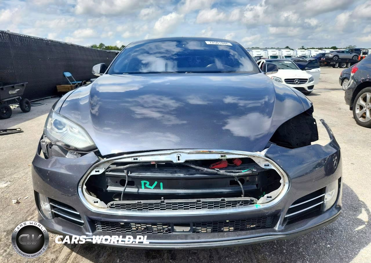 2014 Tesla Model S VIN:5YJSA1H11EFP59595 - 5