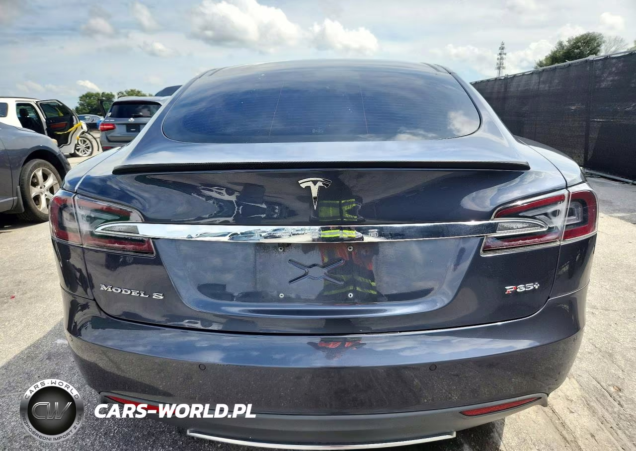 2014 Tesla Model S VIN:5YJSA1H11EFP59595 - 6