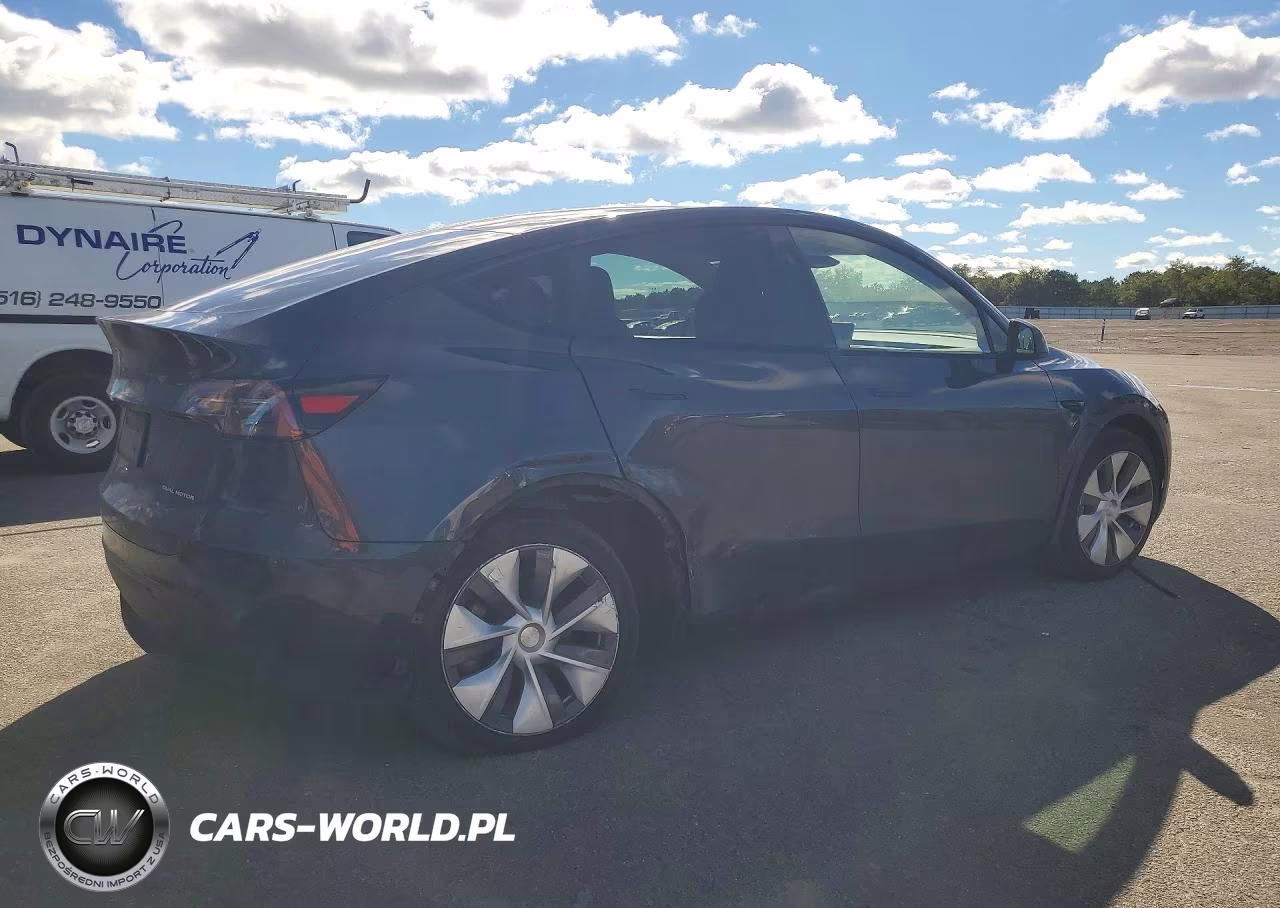 2024 Tesla Model Y VIN:7SAYGDEE2RA286491 - 3