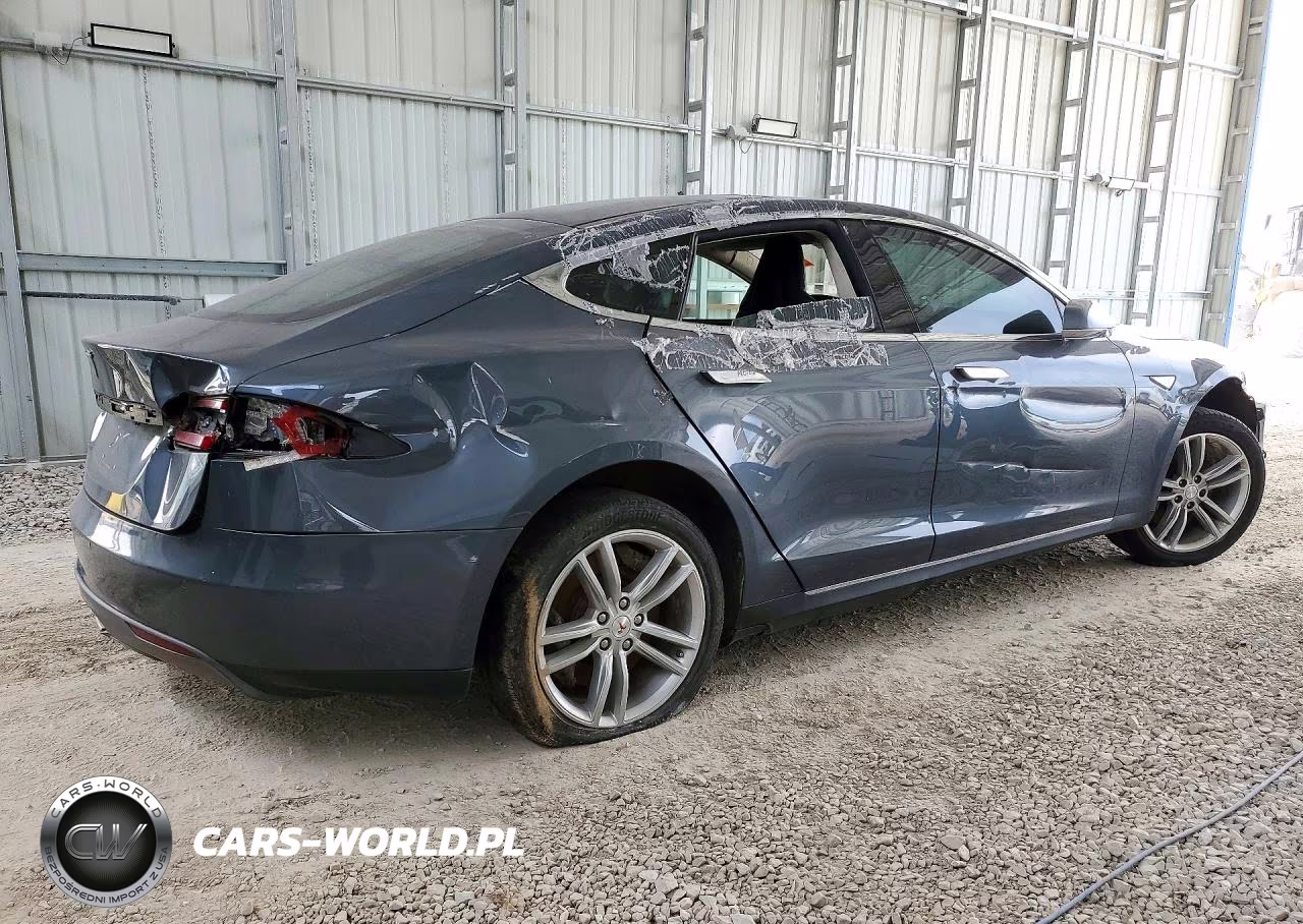 2013 Tesla Model S VIN:5YJSA1CN9DFP27695 - 3