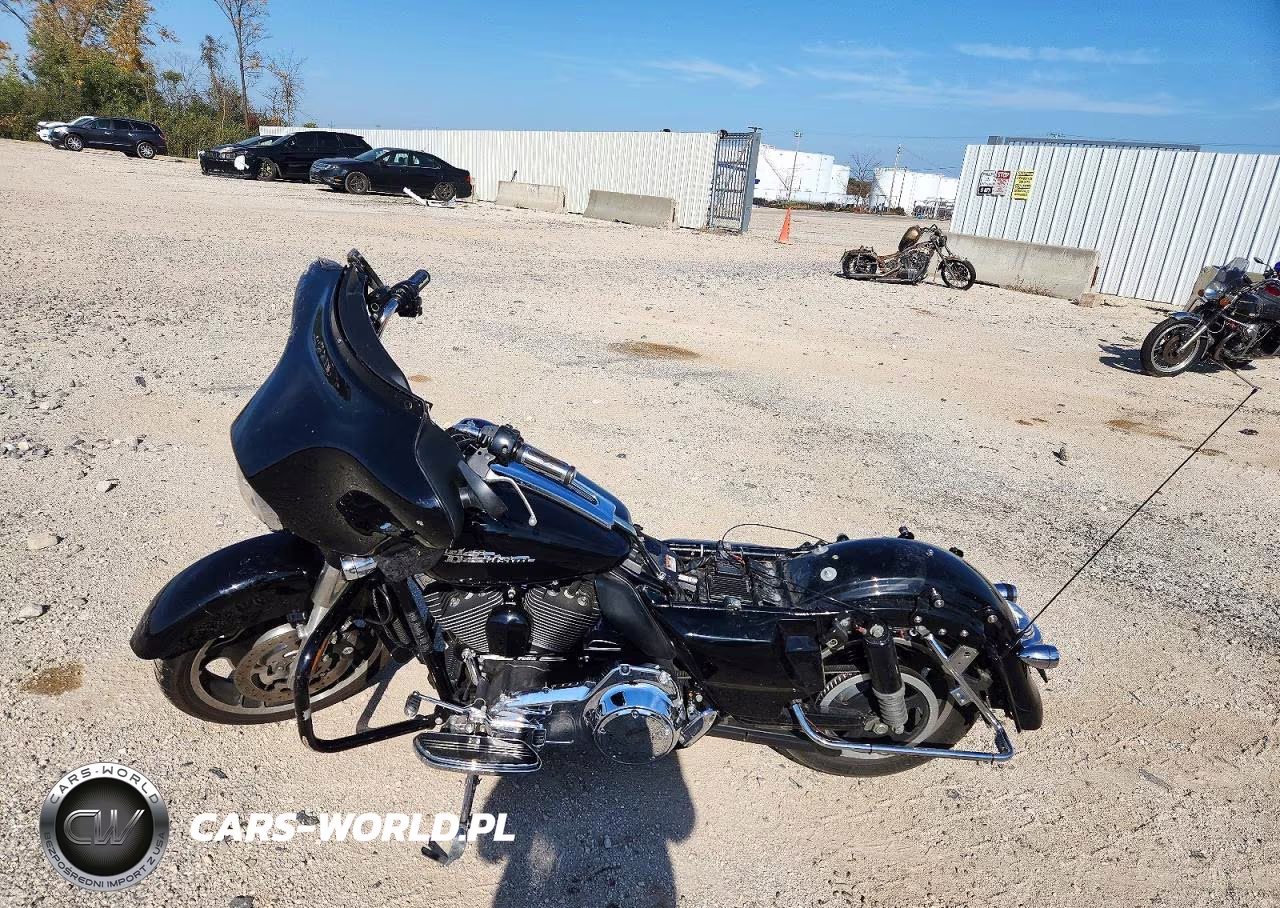 2010 Harley-Davidson Flhx VIN:1HD1KB411AB659819 - 3