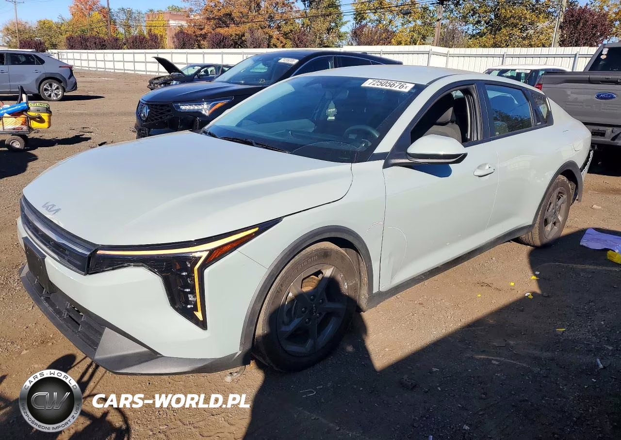 2025 Kia K4 Lxs VIN:3KPFT4DE1SE005247 - 1