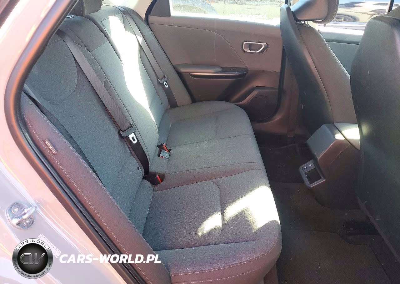 2025 Kia K4 Lxs VIN:3KPFT4DE1SE005247 - 10
