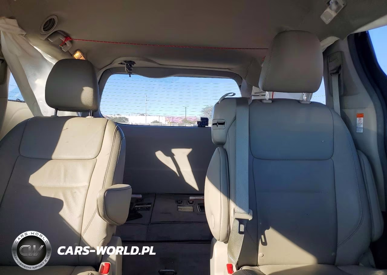 2015 Toyota Sienna Xle 8-Passenger VIN:5TDYK3DC7FS616061 - 10