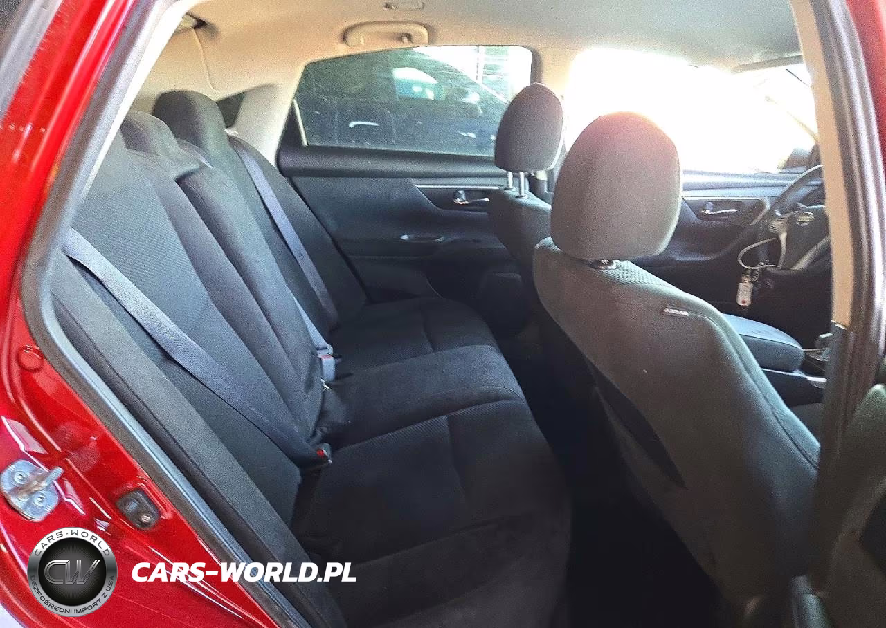 2015 Nissan Altima 2.5 S VIN:1N4AL3AP6FN371531 - 9