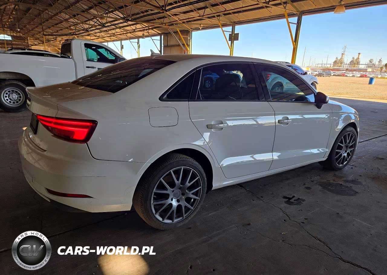 2018 Audi A3 Premium VIN:WAUAUGFF1J1053621 - 3