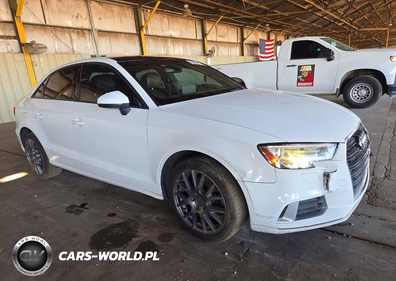 2018 Audi A3 Premium VIN:WAUAUGFF1J1053621 - 4