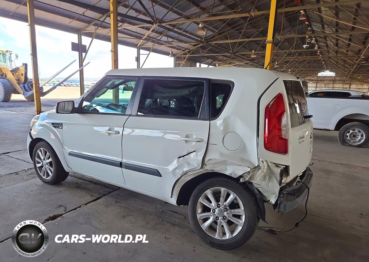 2013 Kia Soul + VIN:KNDJT2A65D7523988 - 2