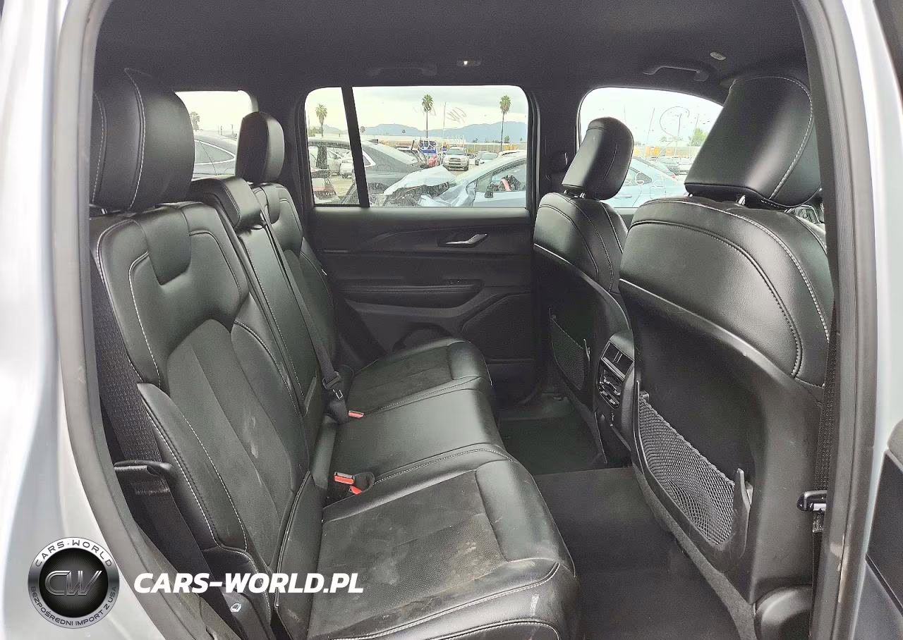 2025 Jeep Grand Cherokee Laredo VIN:1C4RJHAGXSC323150 - 11