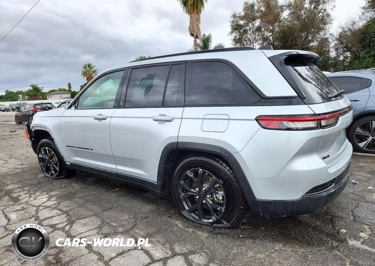 2025 Jeep Grand Cherokee Laredo VIN:1C4RJHAGXSC323150 - 2