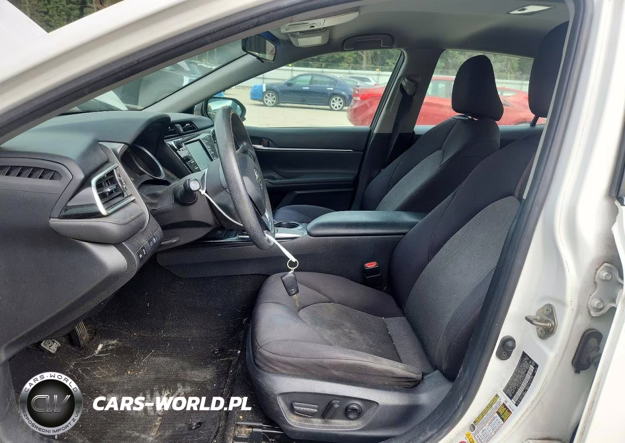 2018 Toyota Camry L VIN:4T1B11HK9JU551325 - 7
