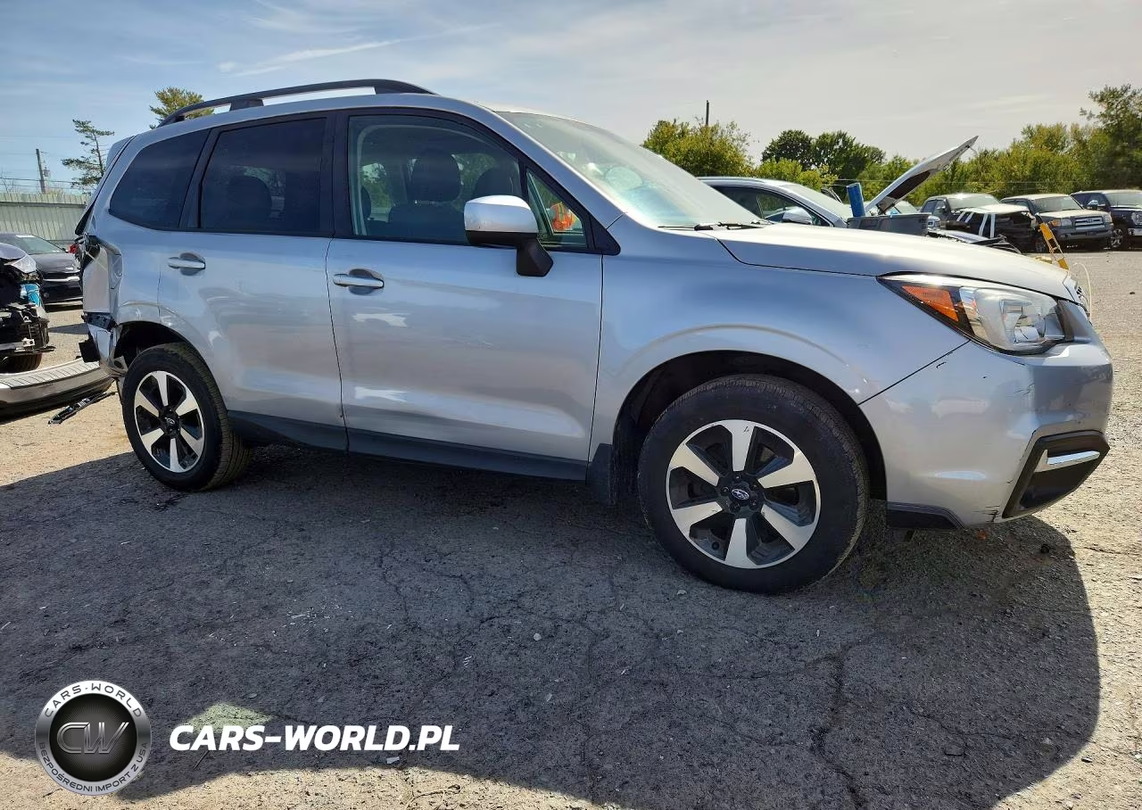 2018 Subaru Forester 2.5I Premium VIN:JF2SJAGC3JH548848 - 4