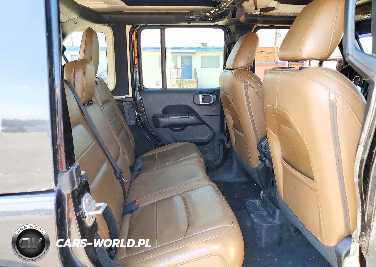 2020 Jeep Wrangler Unlimited Sahara VIN:1C4HJXEM4LW320959 - 11