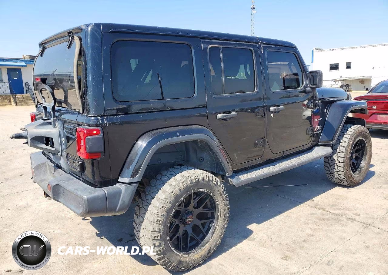 2020 Jeep Wrangler Unlimited Sahara VIN:1C4HJXEM4LW320959 - 3