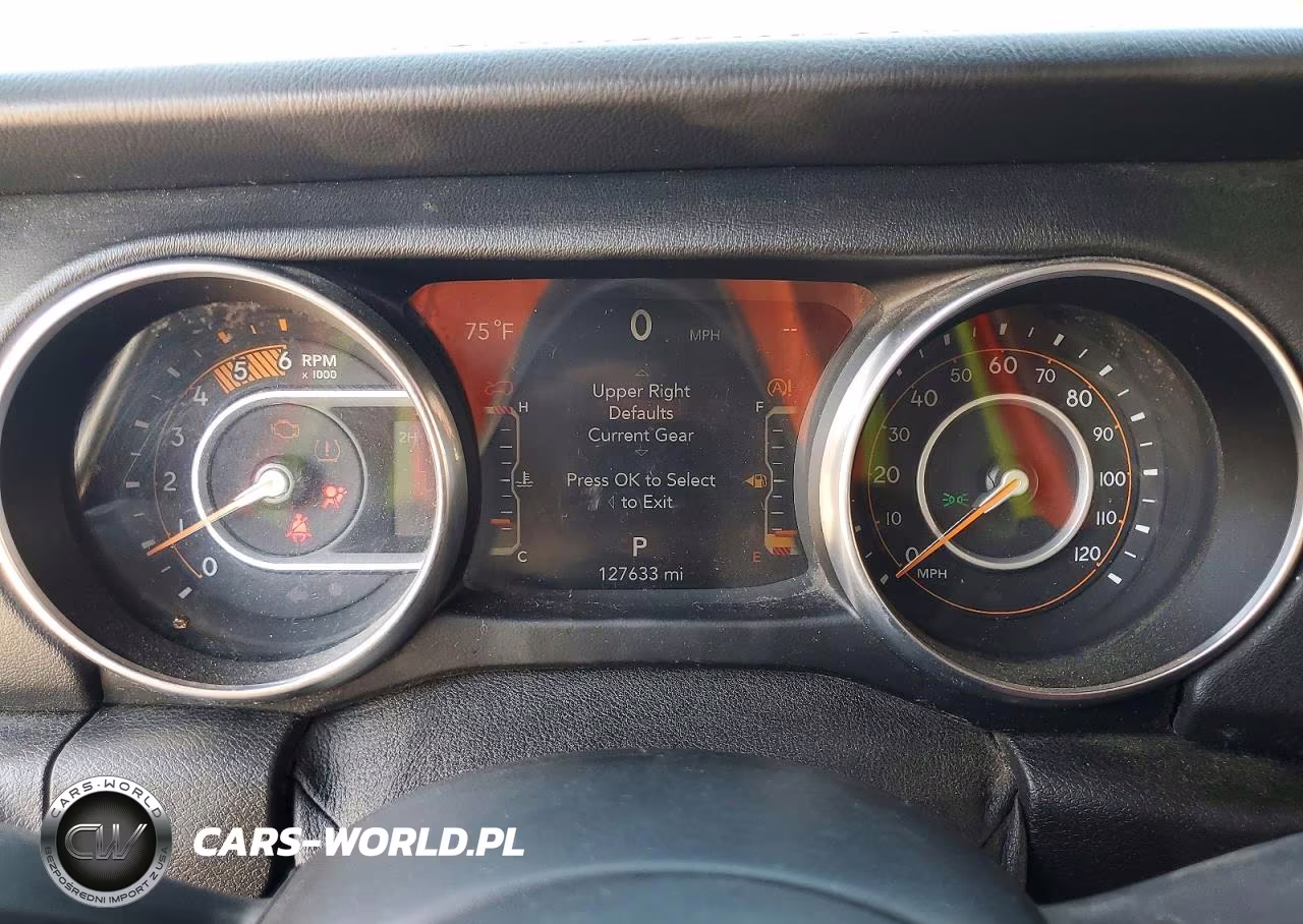 2020 Jeep Wrangler Unlimited Sahara VIN:1C4HJXEM4LW320959 - 9