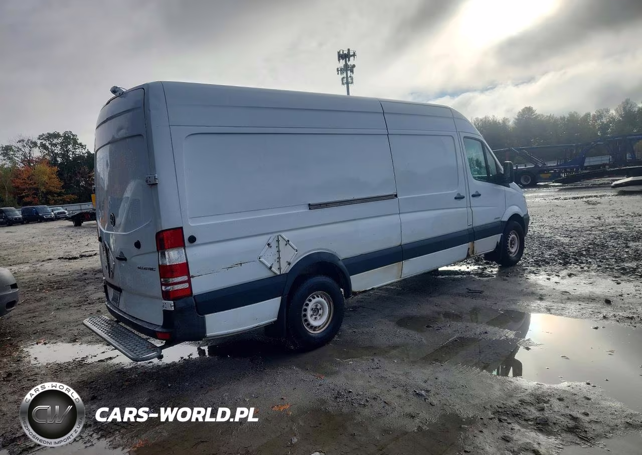 2015 Mercedes-Benz Sprinter 2500 Delivery Van VIN:WD3PE8DB2FP124369 - 3