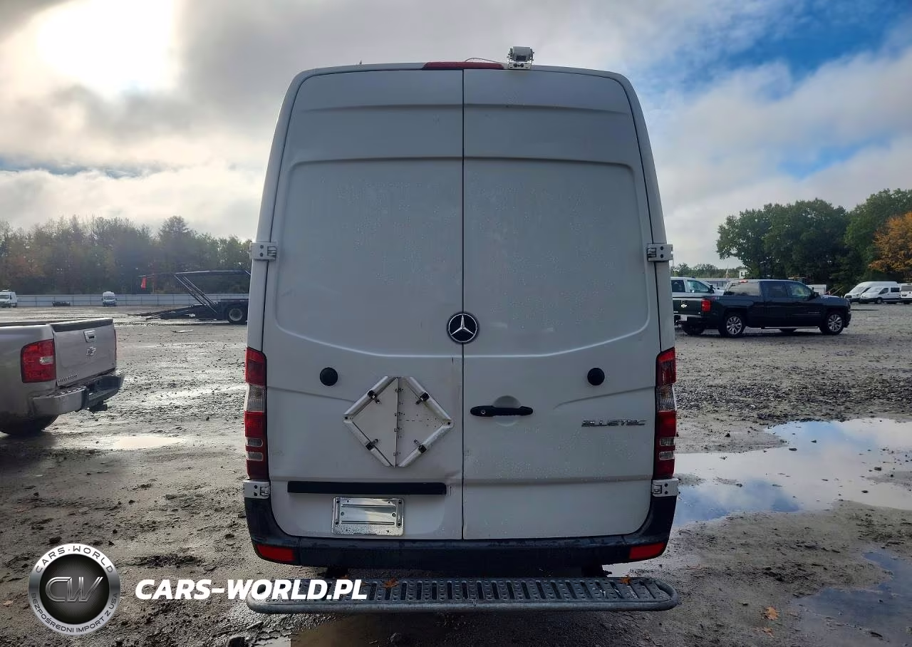 2015 Mercedes-Benz Sprinter 2500 Delivery Van VIN:WD3PE8DB2FP124369 - 6