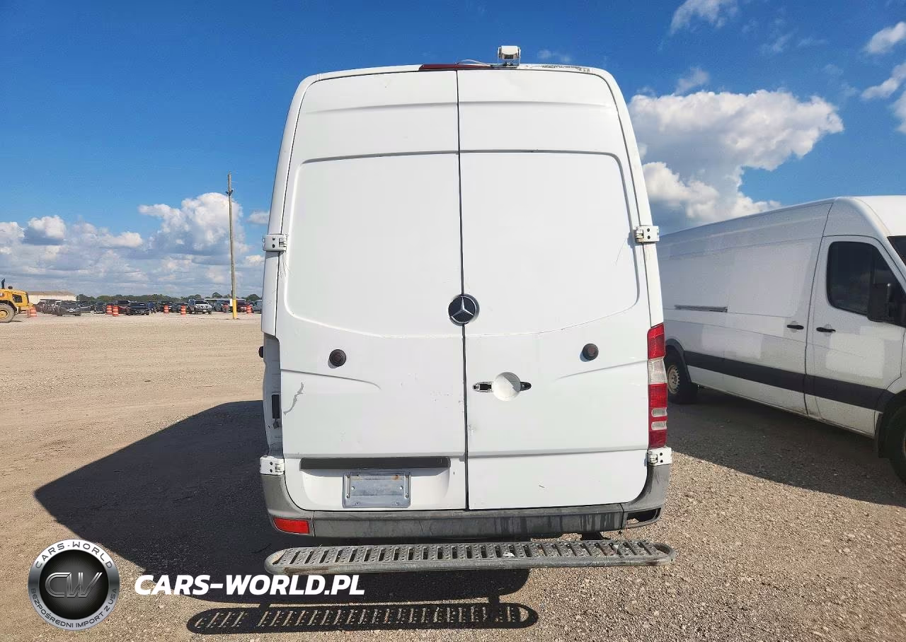 2015 Mercedes-Benz Sprinter 2500 VIN:WD3PE8DB7FP135366 - 6