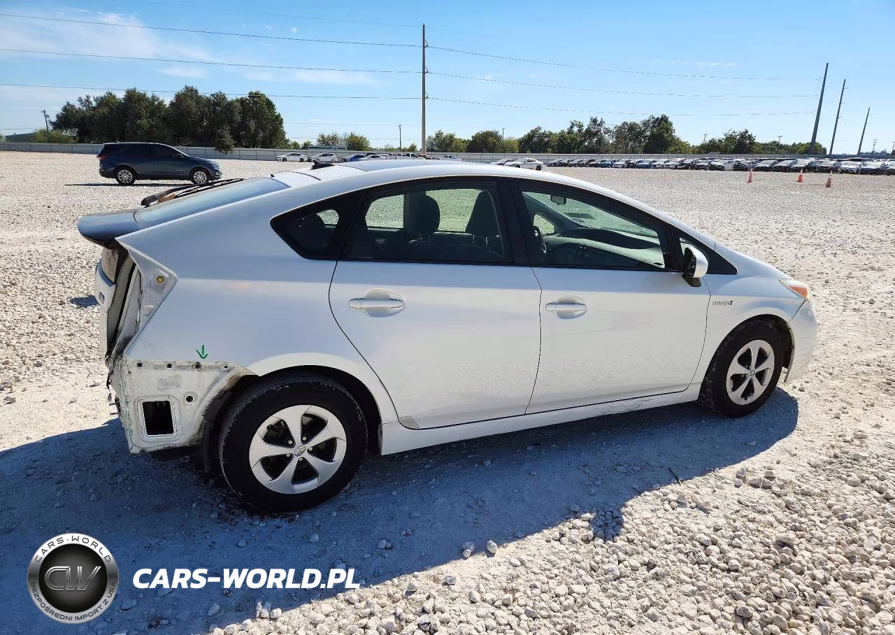 2015 Toyota Prius Three VIN:JTDKN3DU1F0428421 - 3